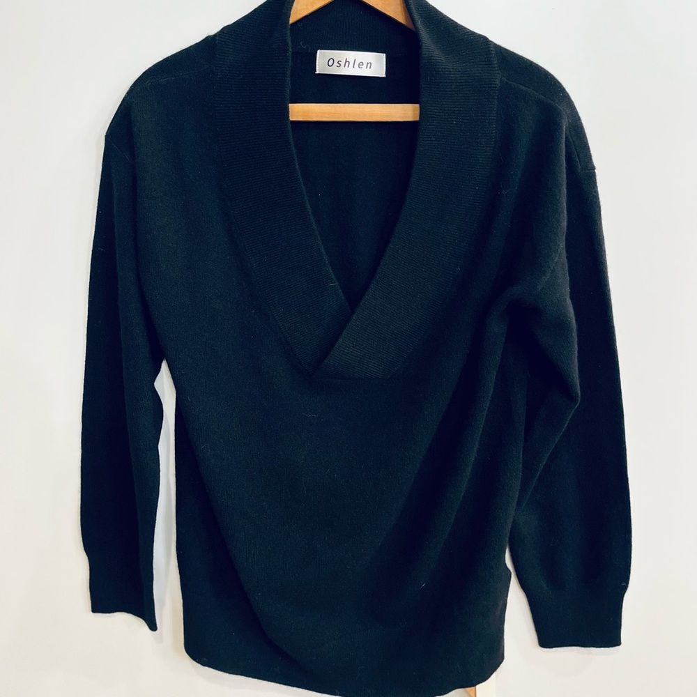 Oshlen Black Sweater